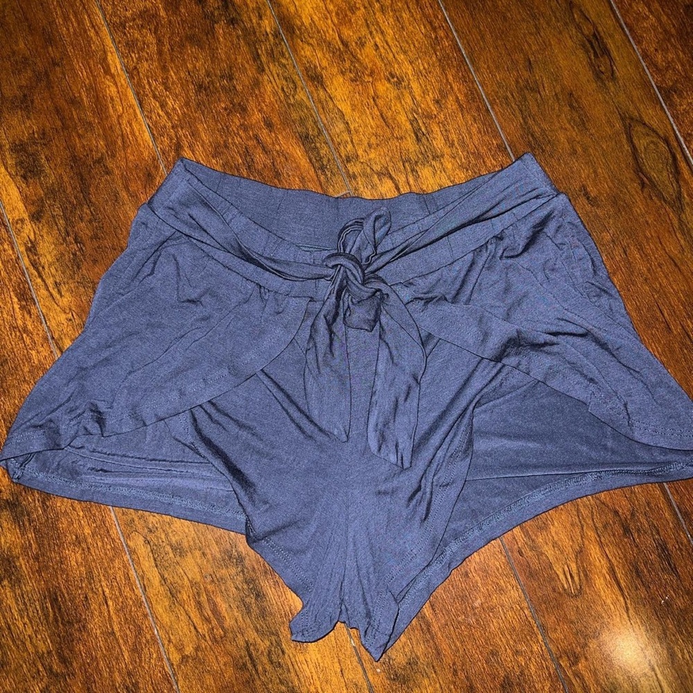 Tie shorts